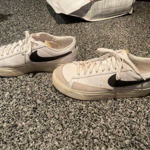 Nike Blazers Low